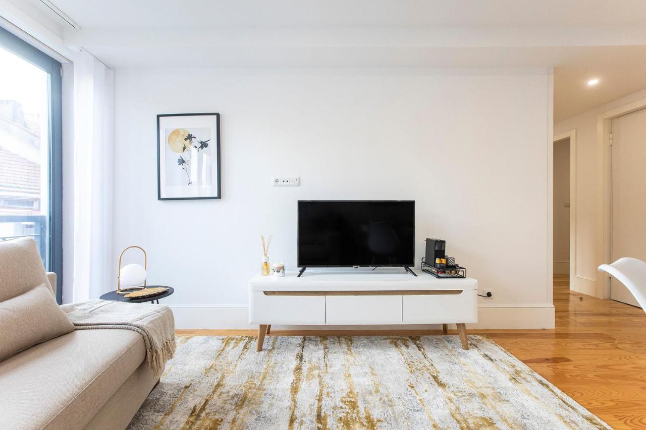 City Center 2Br Flat W/ Ac By Lovelystay Porto Bagian luar foto